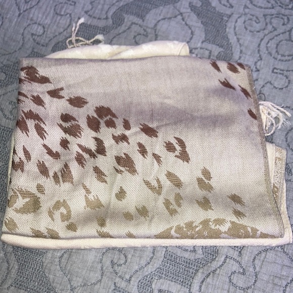 Animal print scarf - Picture 1 of 4